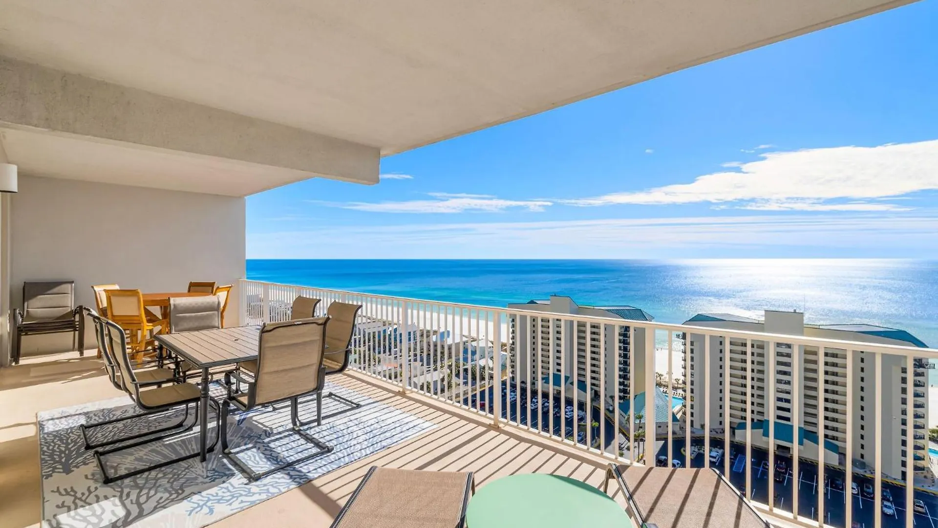 Spacious 4Bd Gulfview Resort Condo! 5 Pools! Free Beach Chairs! By Dolce Vita Getaways Panama City Beach 0*,  United States