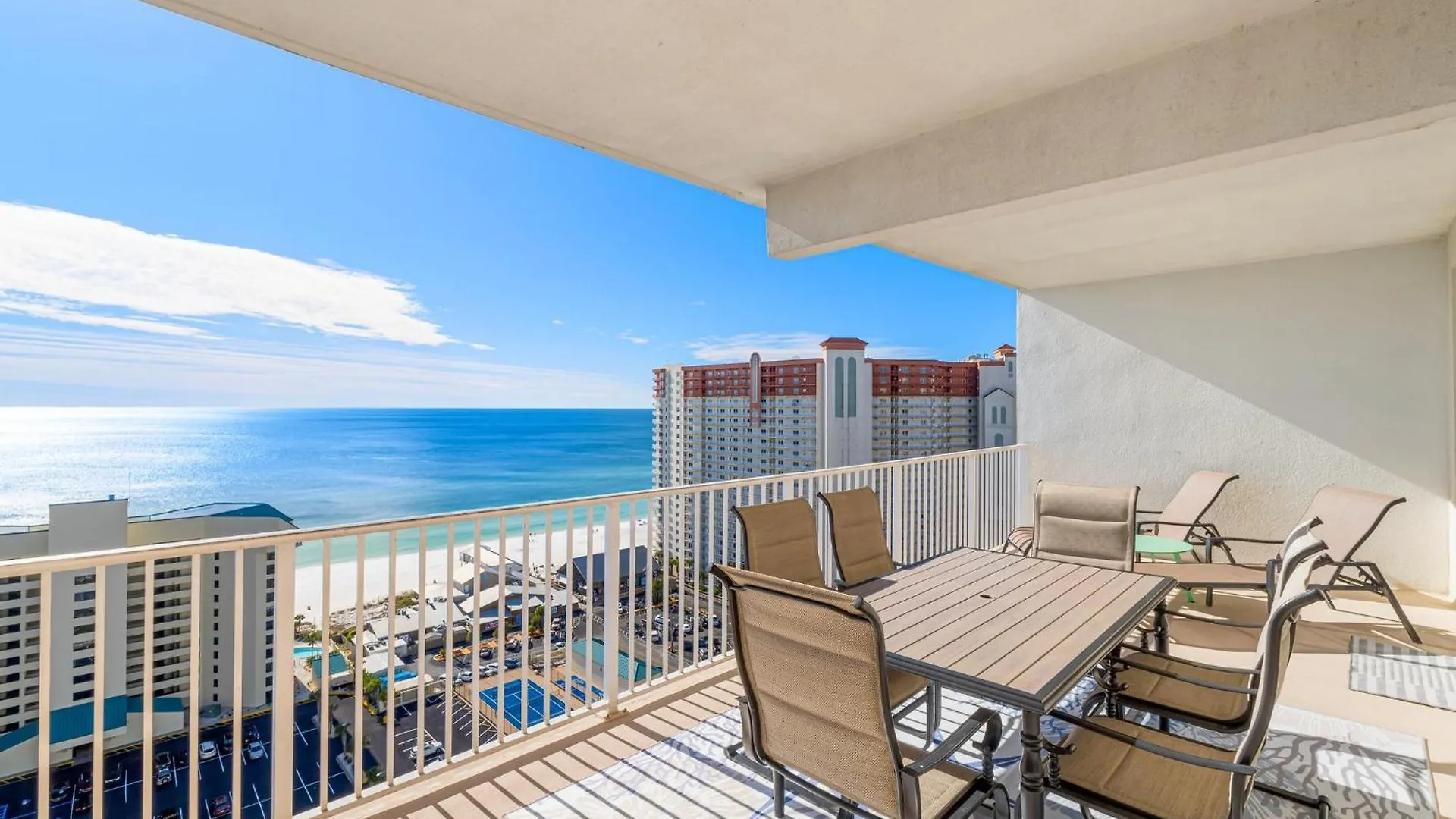 Apartment Spacious 4Bd Gulfview Resort Condo! 5 Pools! Free Beach Chairs! By Dolce Vita Getaways Panama City Beach United States