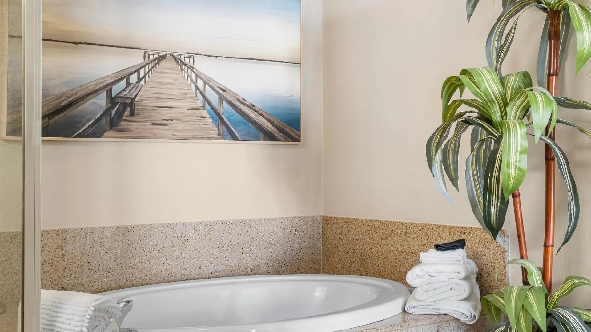 Apartment Spacious 4Bd Gulfview Resort Condo! 5 Pools! Free Beach Chairs! By Dolce Vita Getaways Panama City Beach