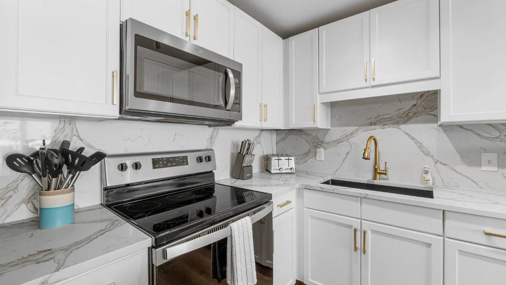 Spacious 4Bd Gulfview Resort Condo! 5 Pools! Free Beach Chairs! By Dolce Vita Getaways Panama City Beach Apartment